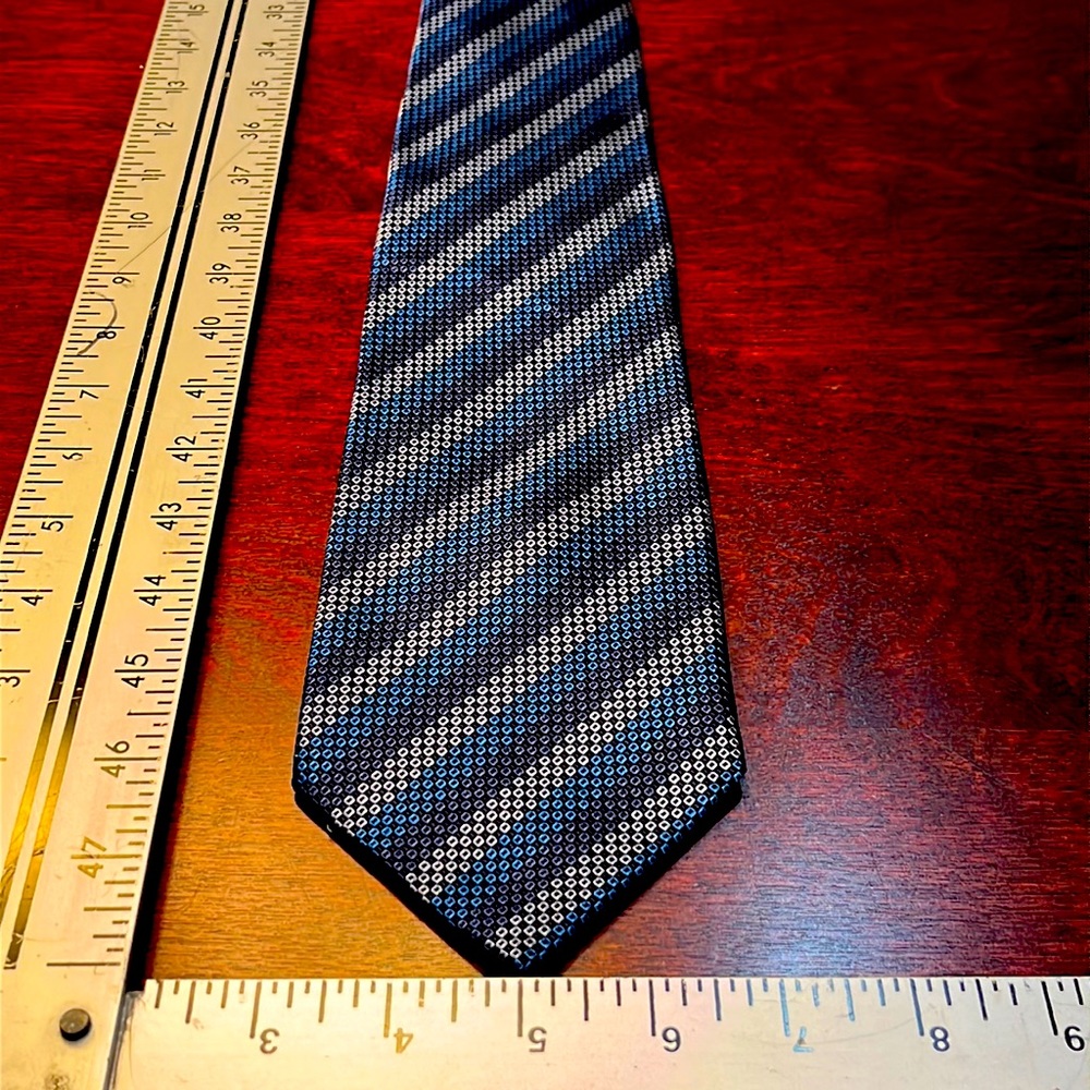 DiCapri 100% silk embroidered tie classic style 4 inch width